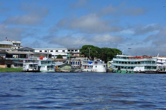 De barco, chegando de volta à Tefé, no Amazonas